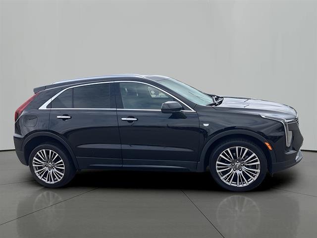 2024 Cadillac XT4 Premium Luxury, photo 6 of 12