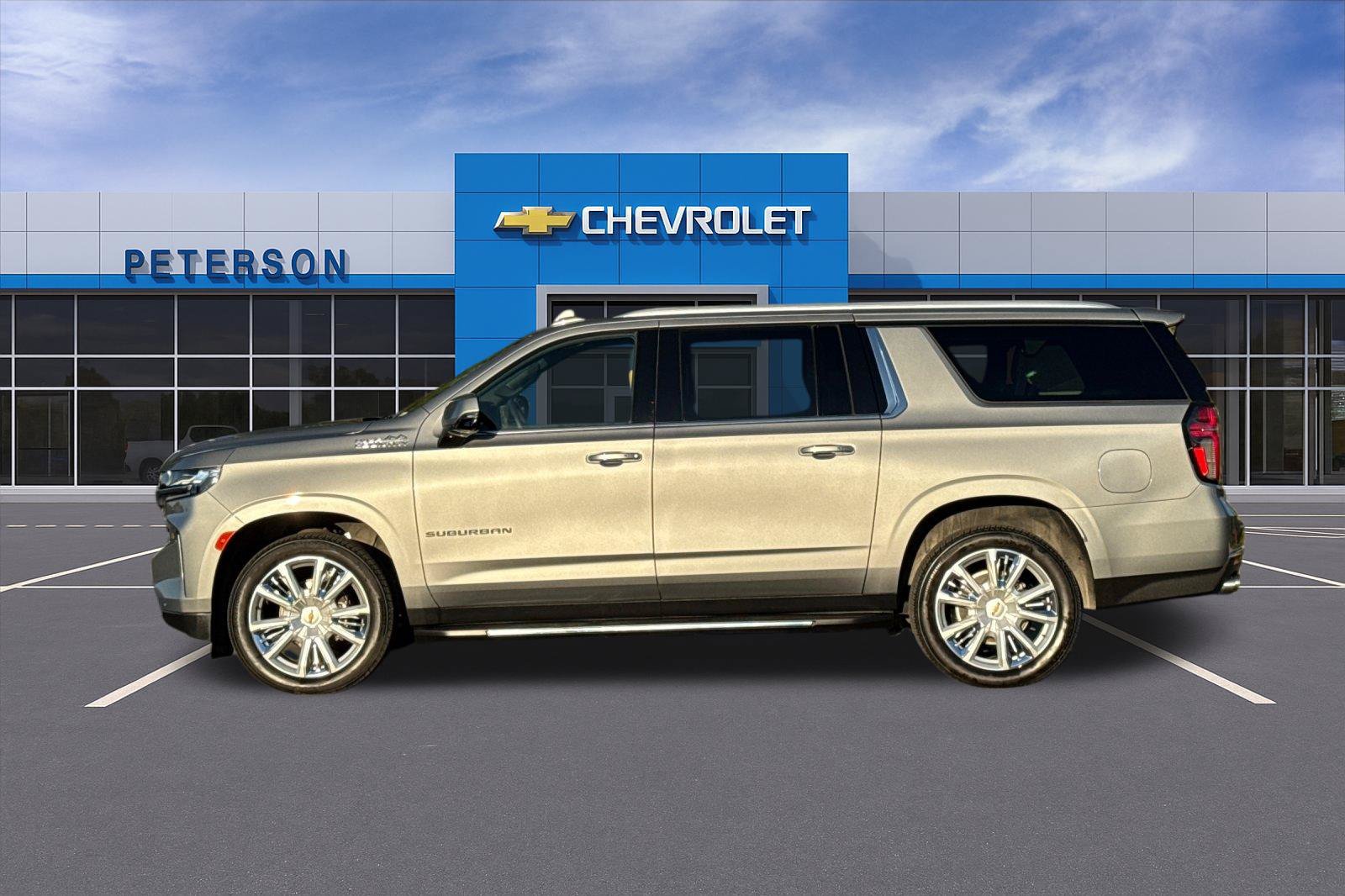 Used 2023 Gray Chevrolet High Country image 7