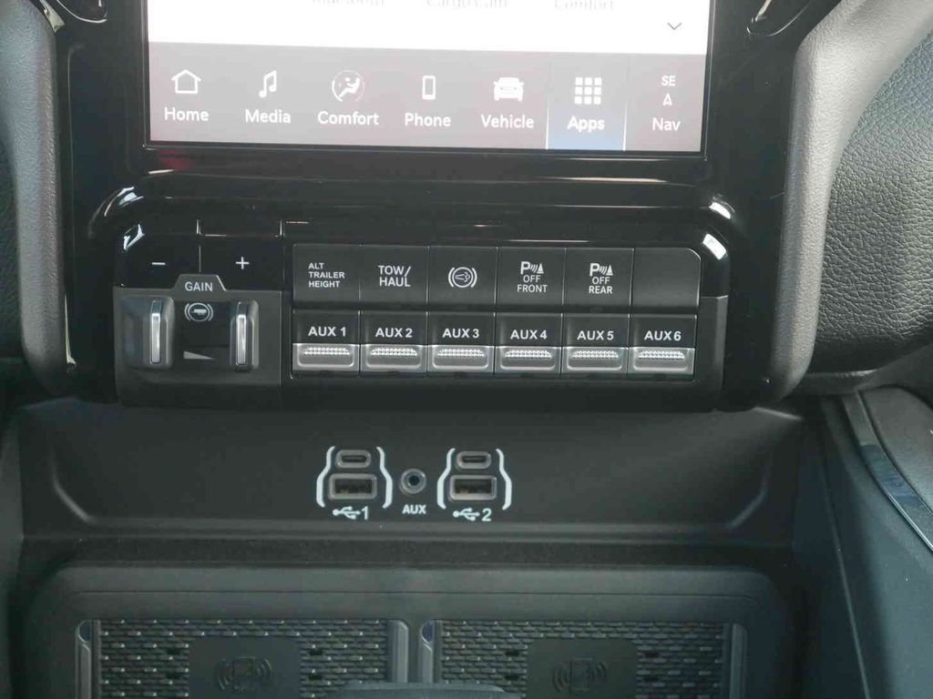 New 2026 Silver-Zynith Exterior Paint RAM LARAMIE image 6