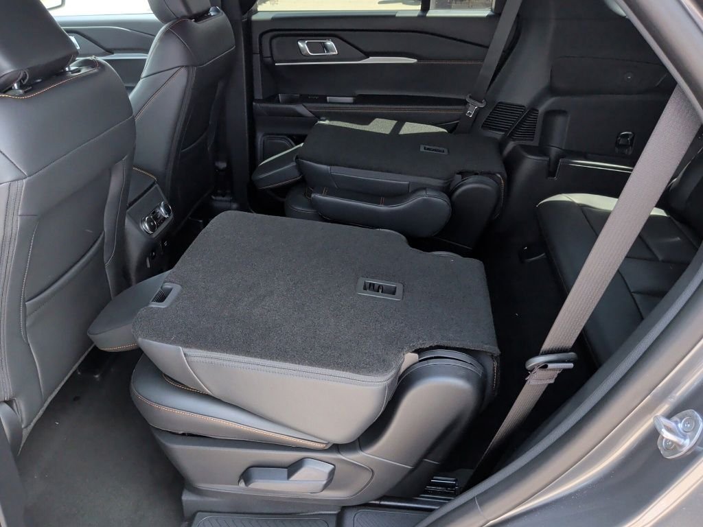 New 2026 Carbonized Gray Metallic Ford Tremor® image 38