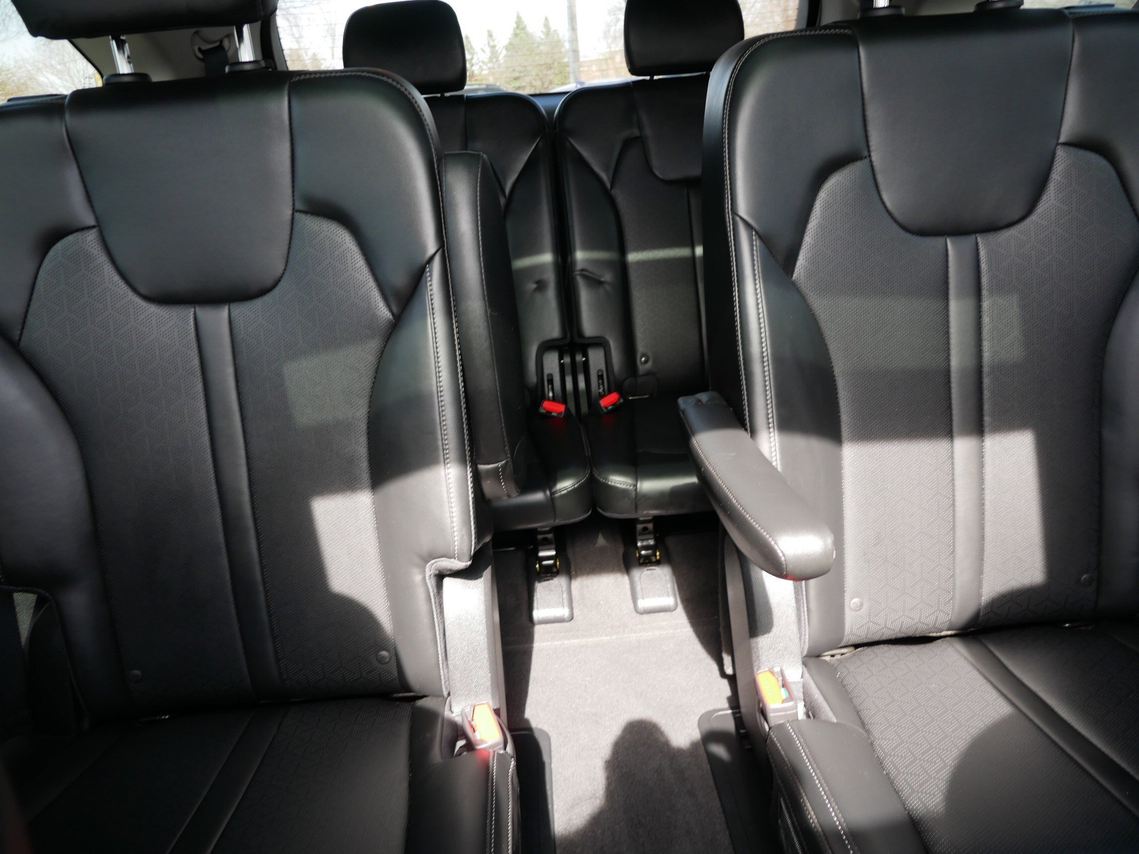 Used 2023 Glacial White Pearl Kia X-Line EX image 13
