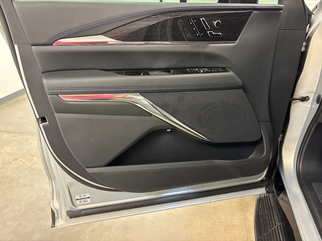 2025 Cadillac Escalade IQ Luxury 1 - Photo 21