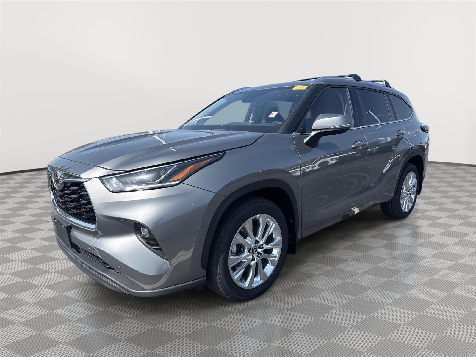 Used 2026 Toyota Highlander Limited with VIN 5TDKDRBH8TS618706 for sale in Kansas City