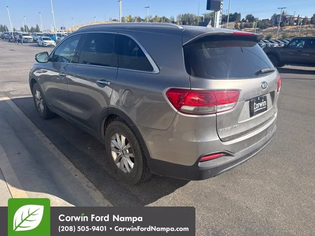 Used 2018 Gray Kia LX image 5