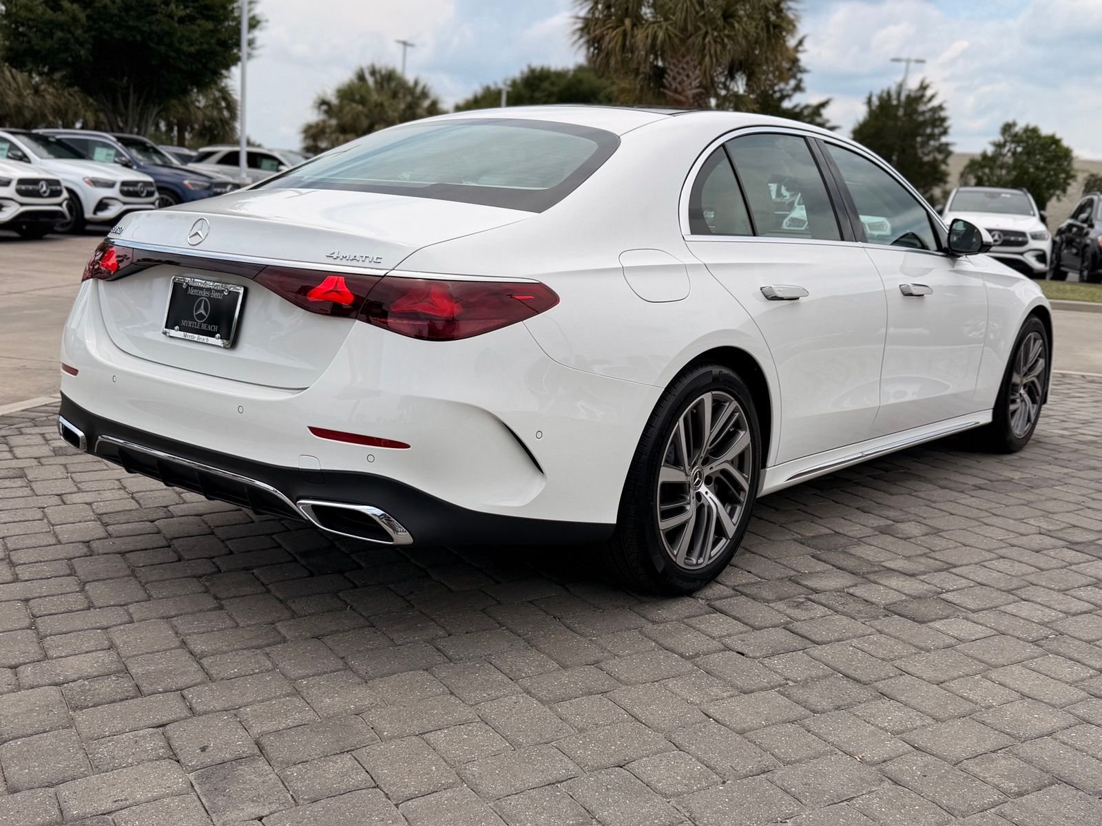 New 2026 Polar White Mercedes-Benz E 350 image 9