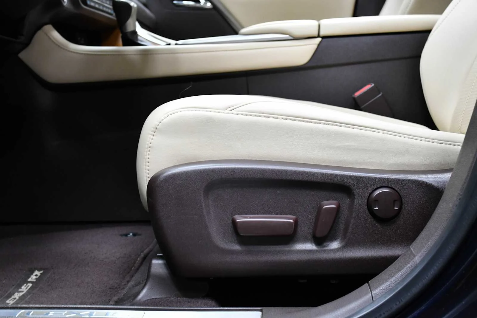 Used 2020 Nightfall Mica Lexus  image 13