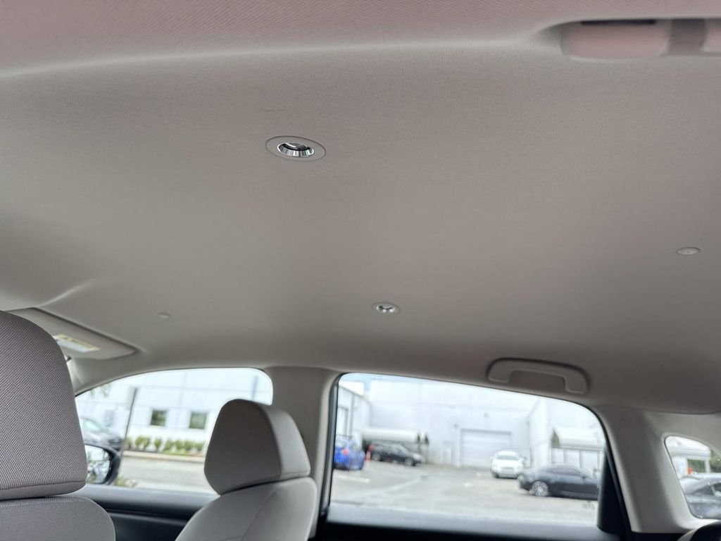Used 2024  Honda LX image 16
