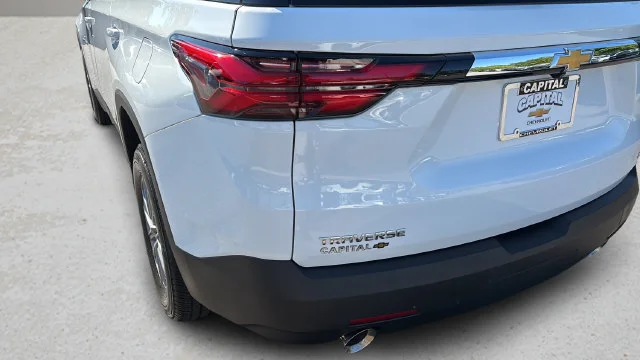 Used 2023 SUMMIT WHITE Chevrolet LT Cloth image 39