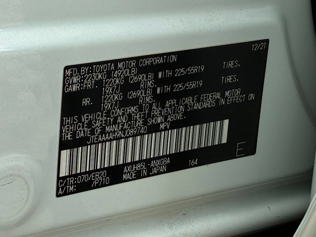 Used 2022 White Toyota XLE image 38