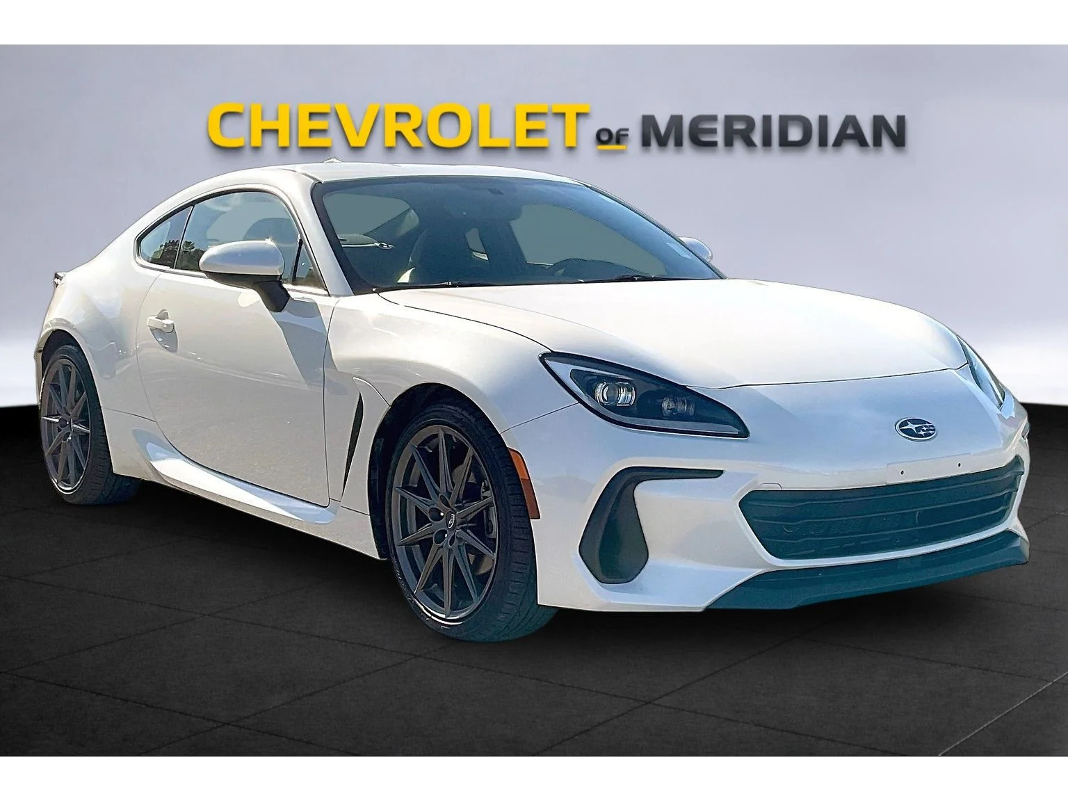 Used 2022 White Subaru Limited image 1
