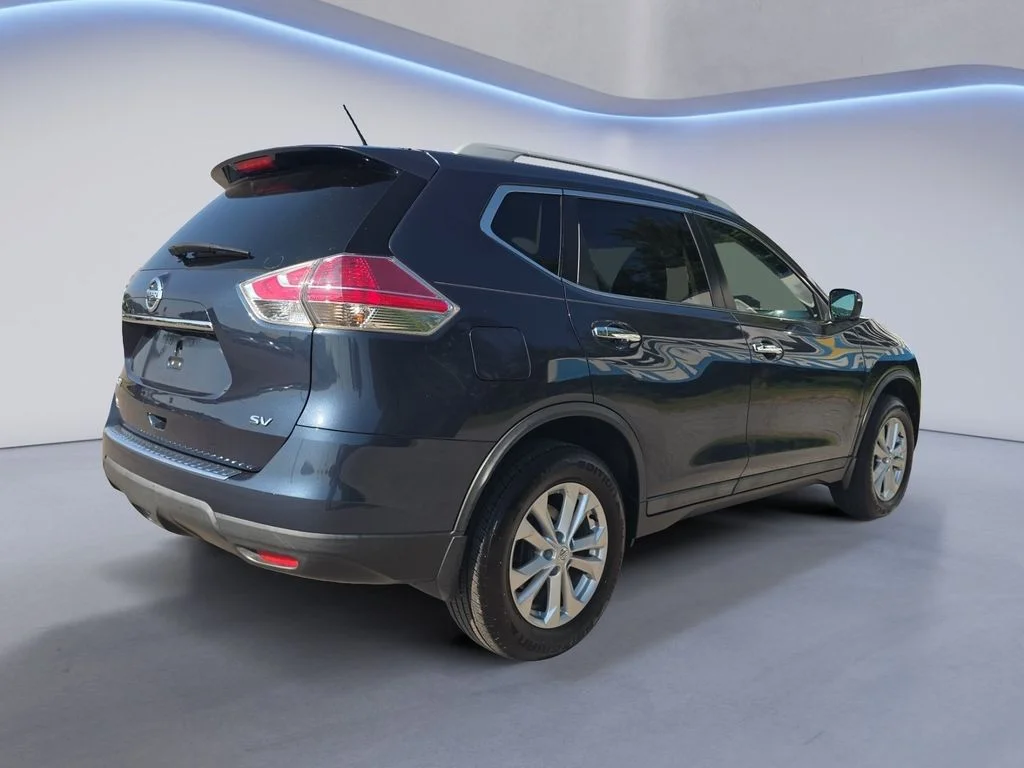 Used 2016 Arctic Blue Metallic Nissan SV image 6