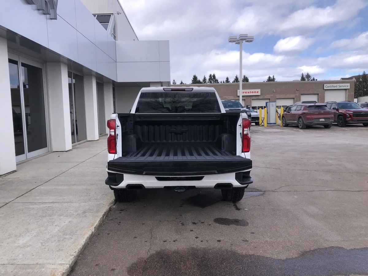 New 2026 White Chevrolet 4WD Crew Cab 147" RST image 7