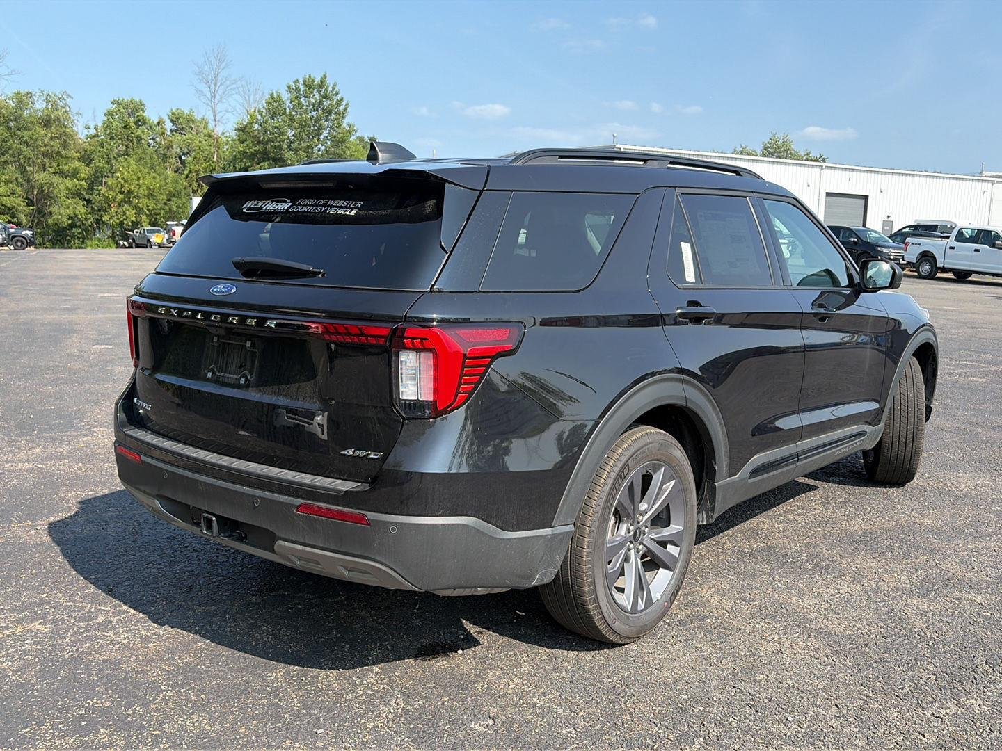 Used 2026 Black Metallic Ford Active image 4