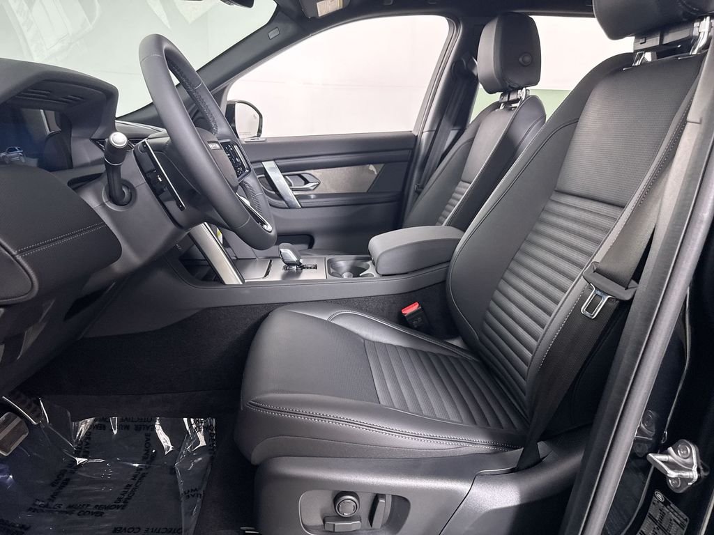 Certified Used 2025 Black Land Rover SE image 11