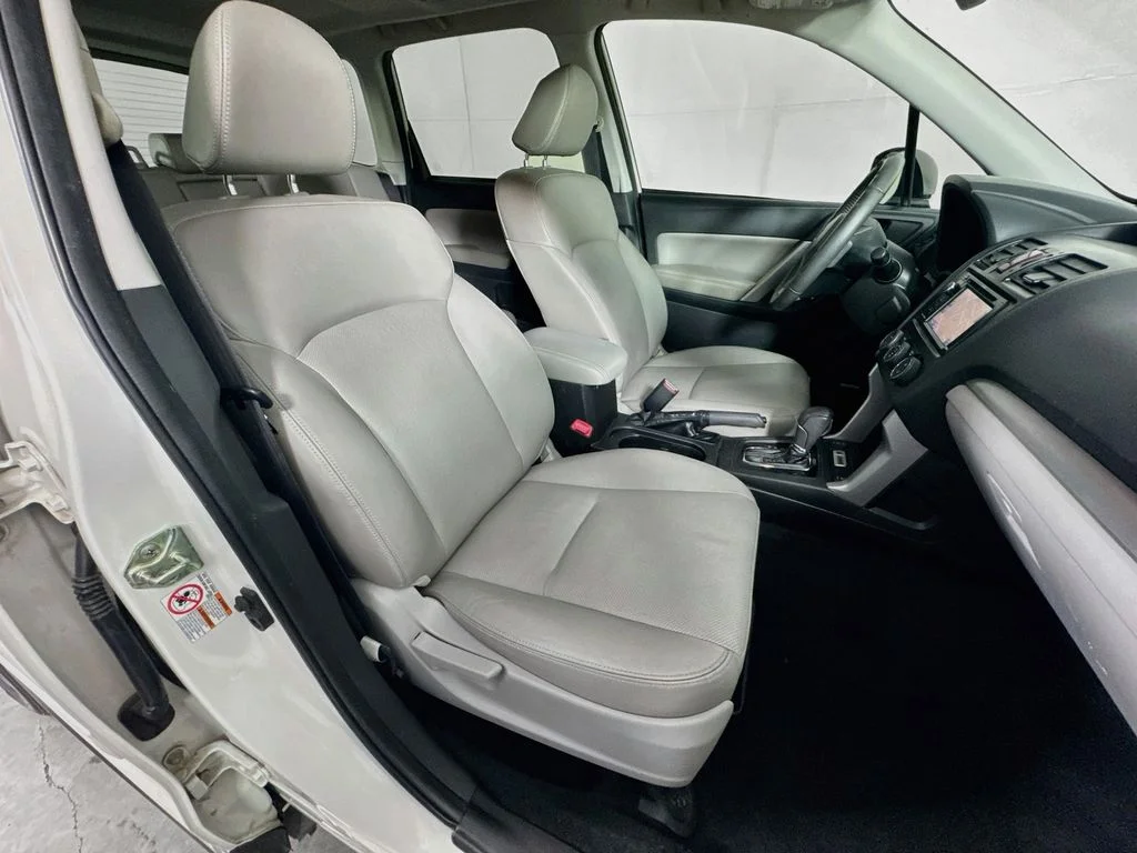 Used 2015 White Subaru 2.5i Touring image 35