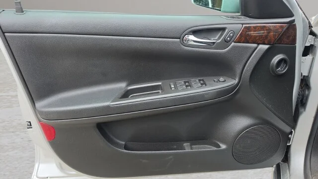 Used 2014 Silver Ice Metallic Chevrolet LS image 14