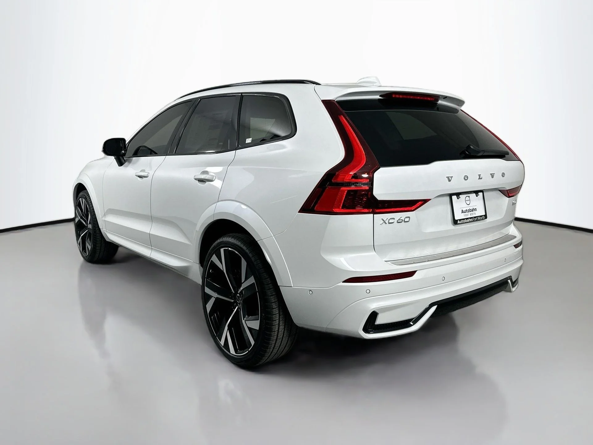 New 2026 Crystal White Volvo Ultra image 7