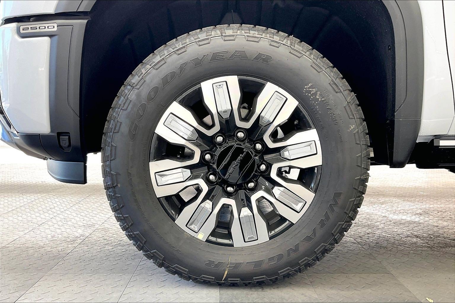 2026 GMC Sierra 2500HD Denali - Photo 14