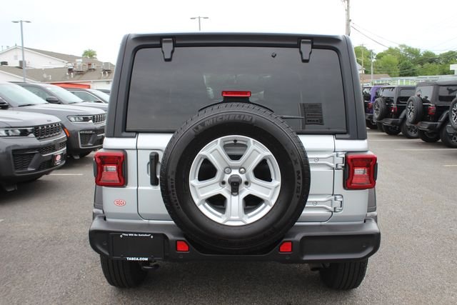 Used 2023 Silver Jeep Sport S image 25