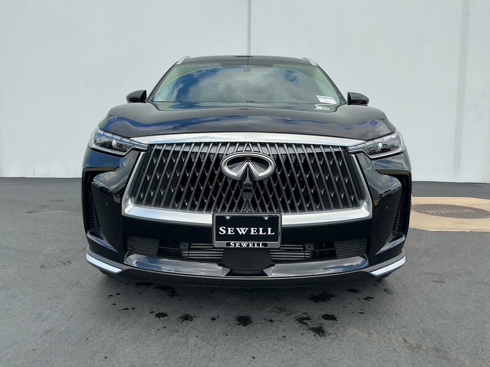 Used 2026 Mineral Black INFINITI LUXE image 2
