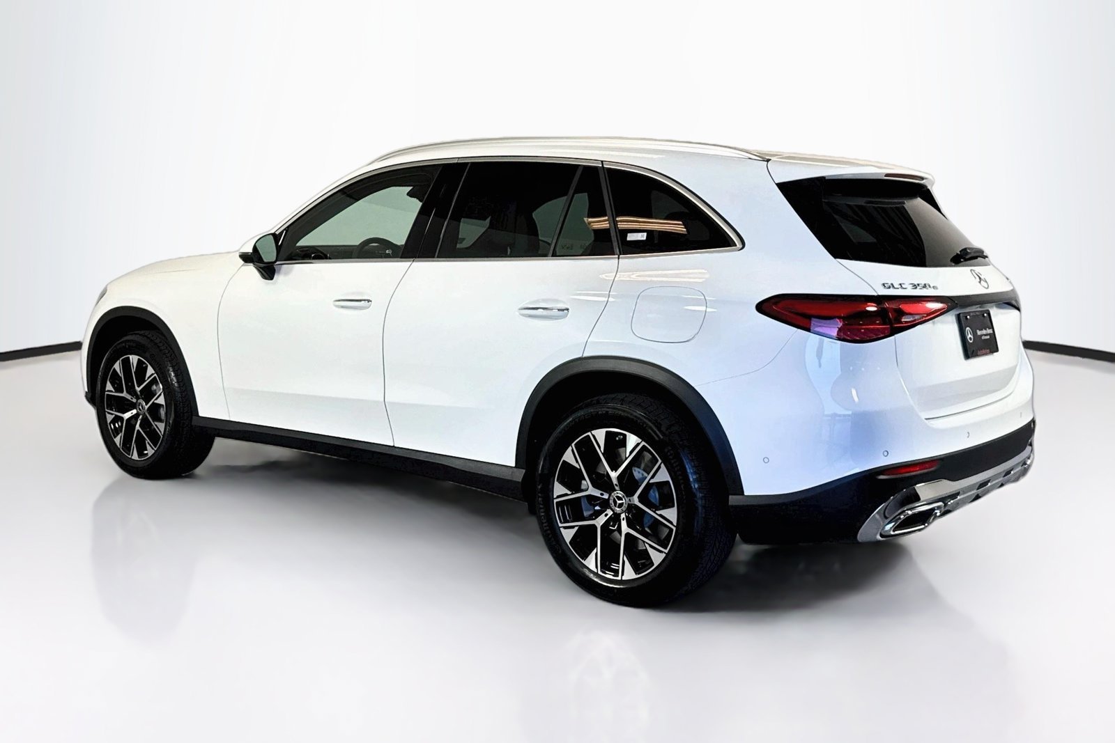 New 2027 Polar White Mercedes-Benz GLC 350e image 7