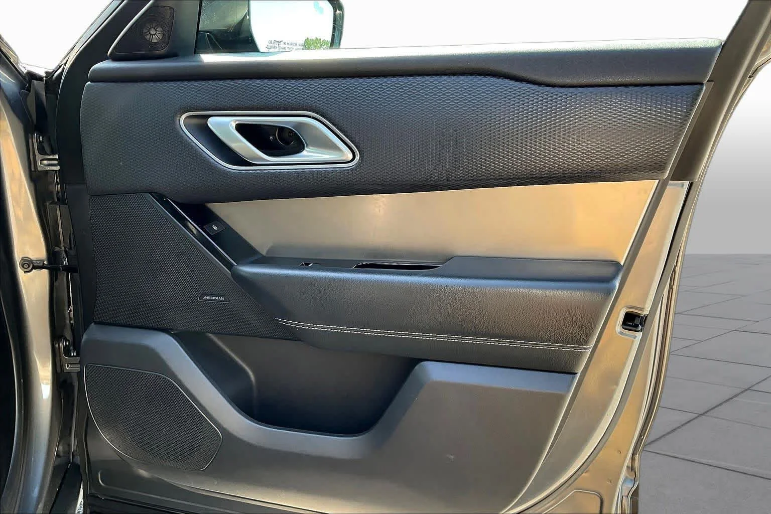Used 2019 Corris Grey Metallic Land Rover S image 23