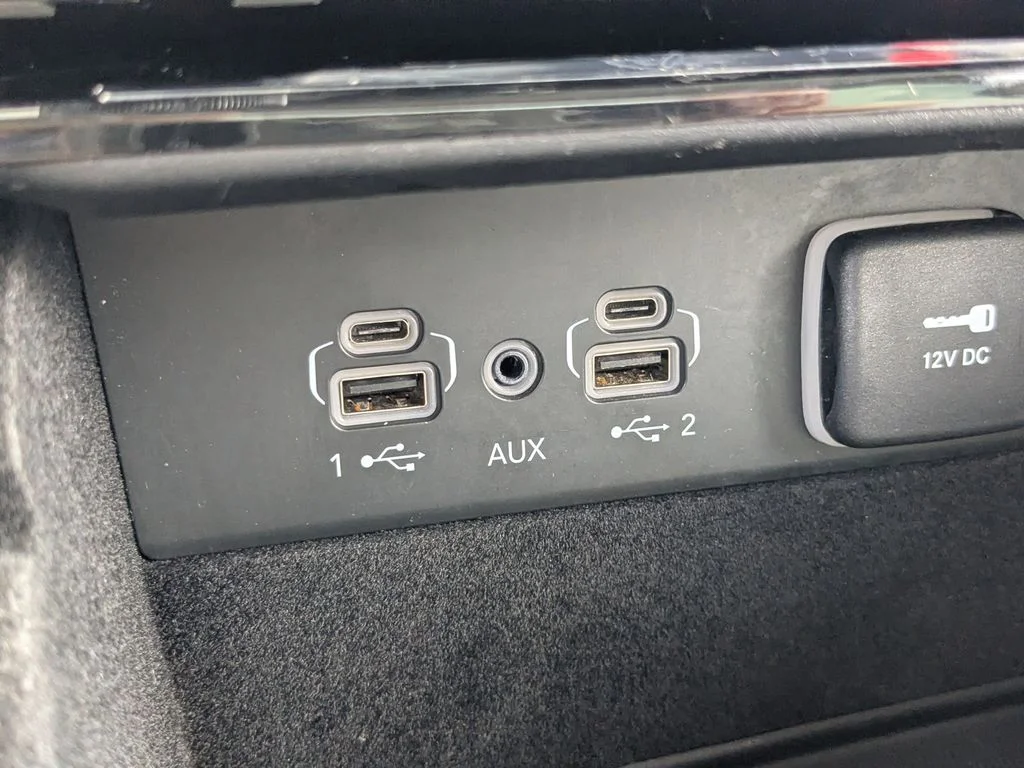 Used 2021 Silver Jeep Overland image 24