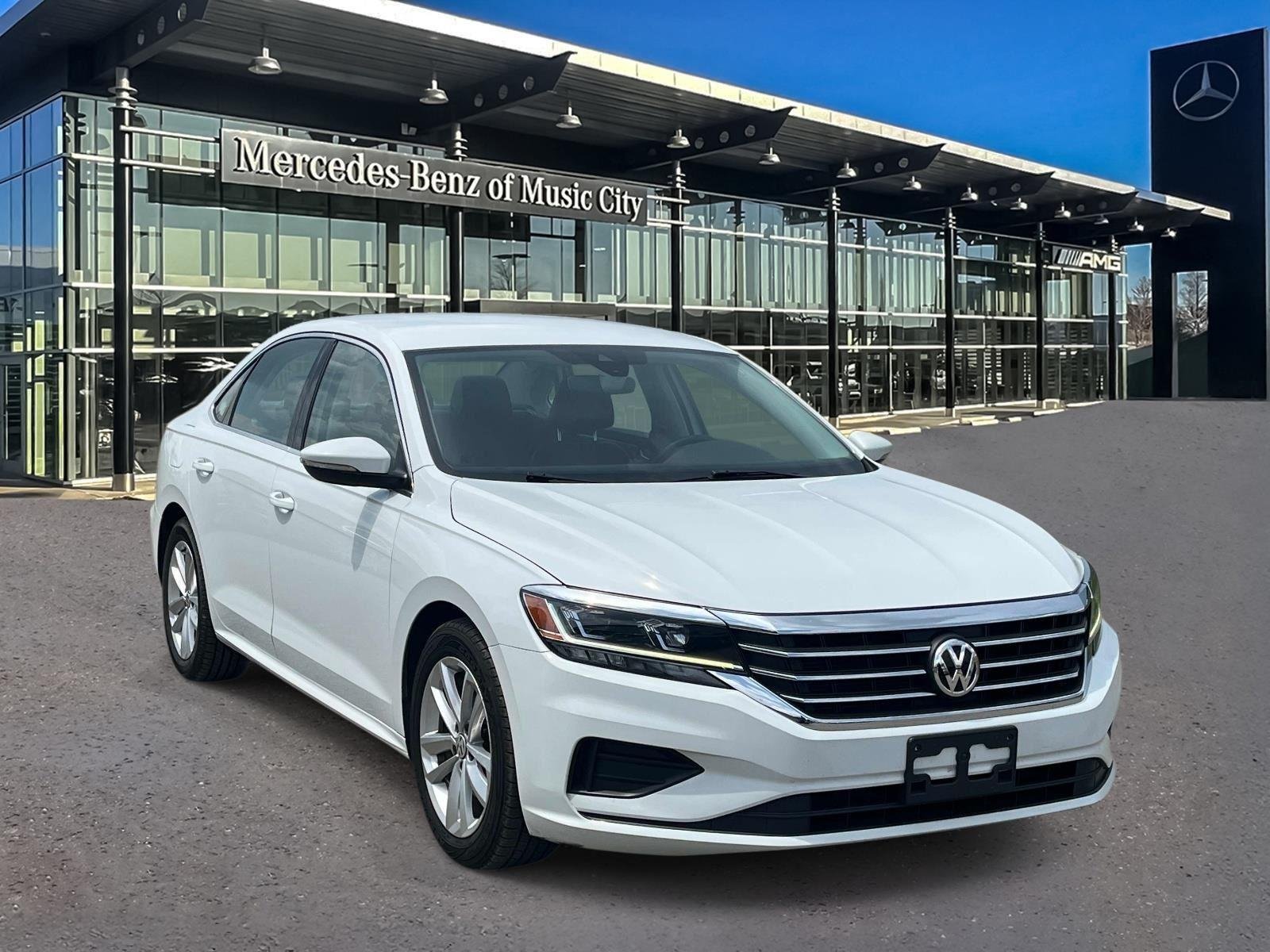 2020 Volkswagen Passat 2.0T SE Auto's photo