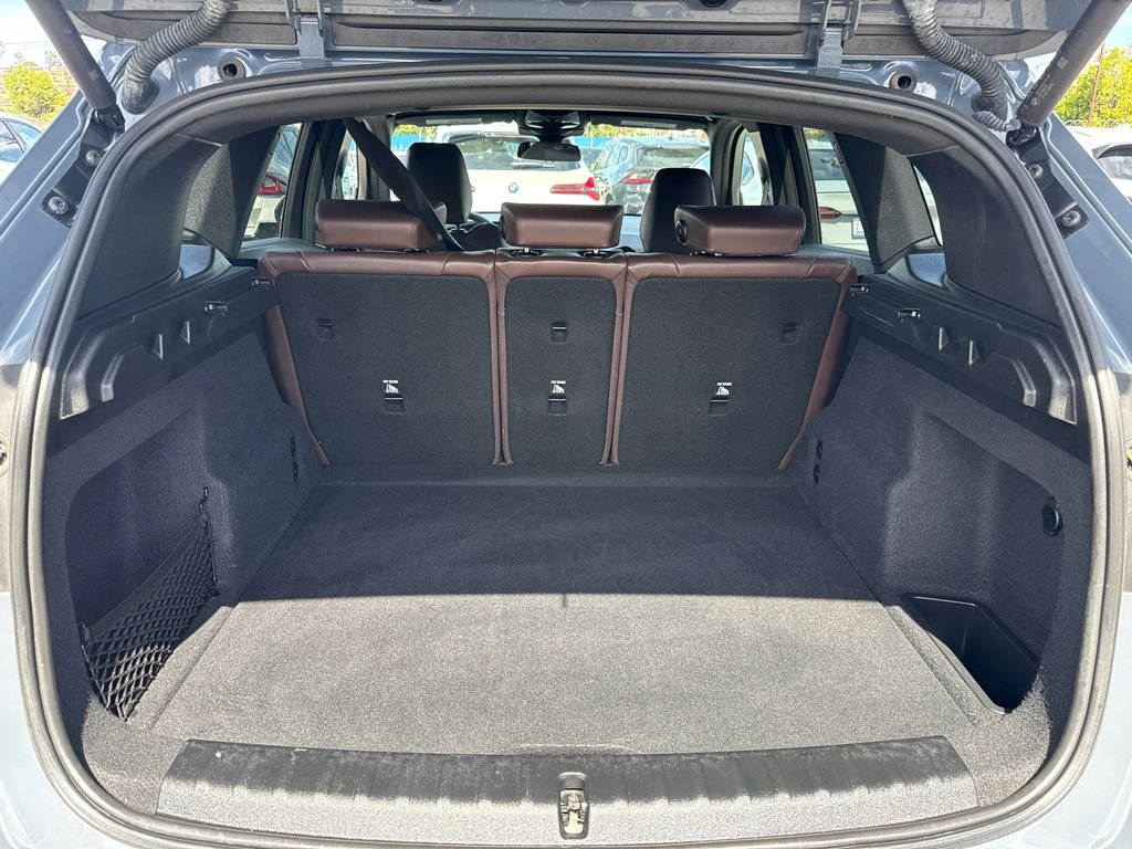 Used 2023 Gray BMW xDrive28i image 11