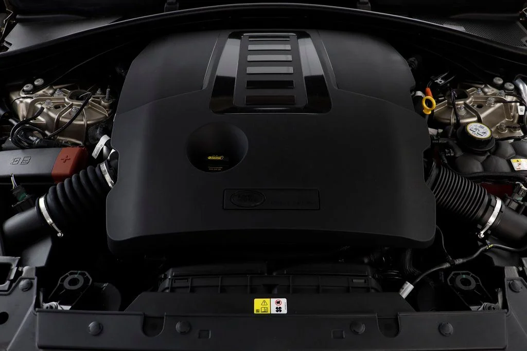 New 2026 Gold Land Rover Dynamic SE image 22