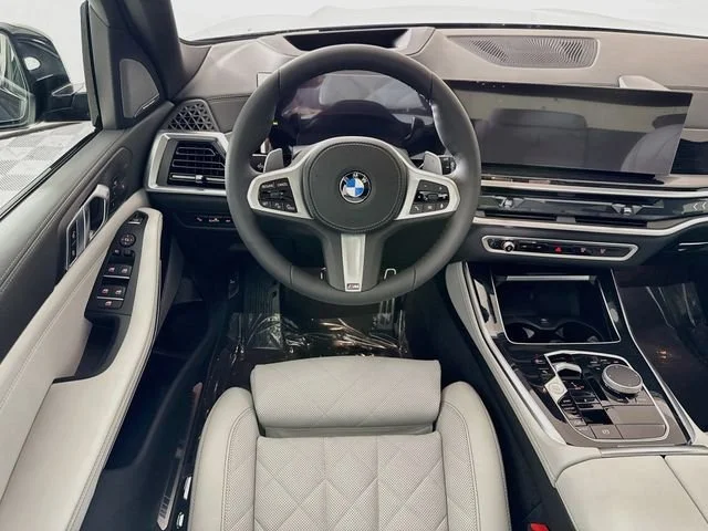 New 2026 Carbon Black Metallic BMW xDrive40i image 24