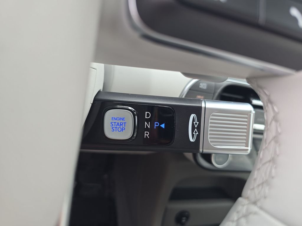 New 2026 Black Hyundai SEL Premium image 19