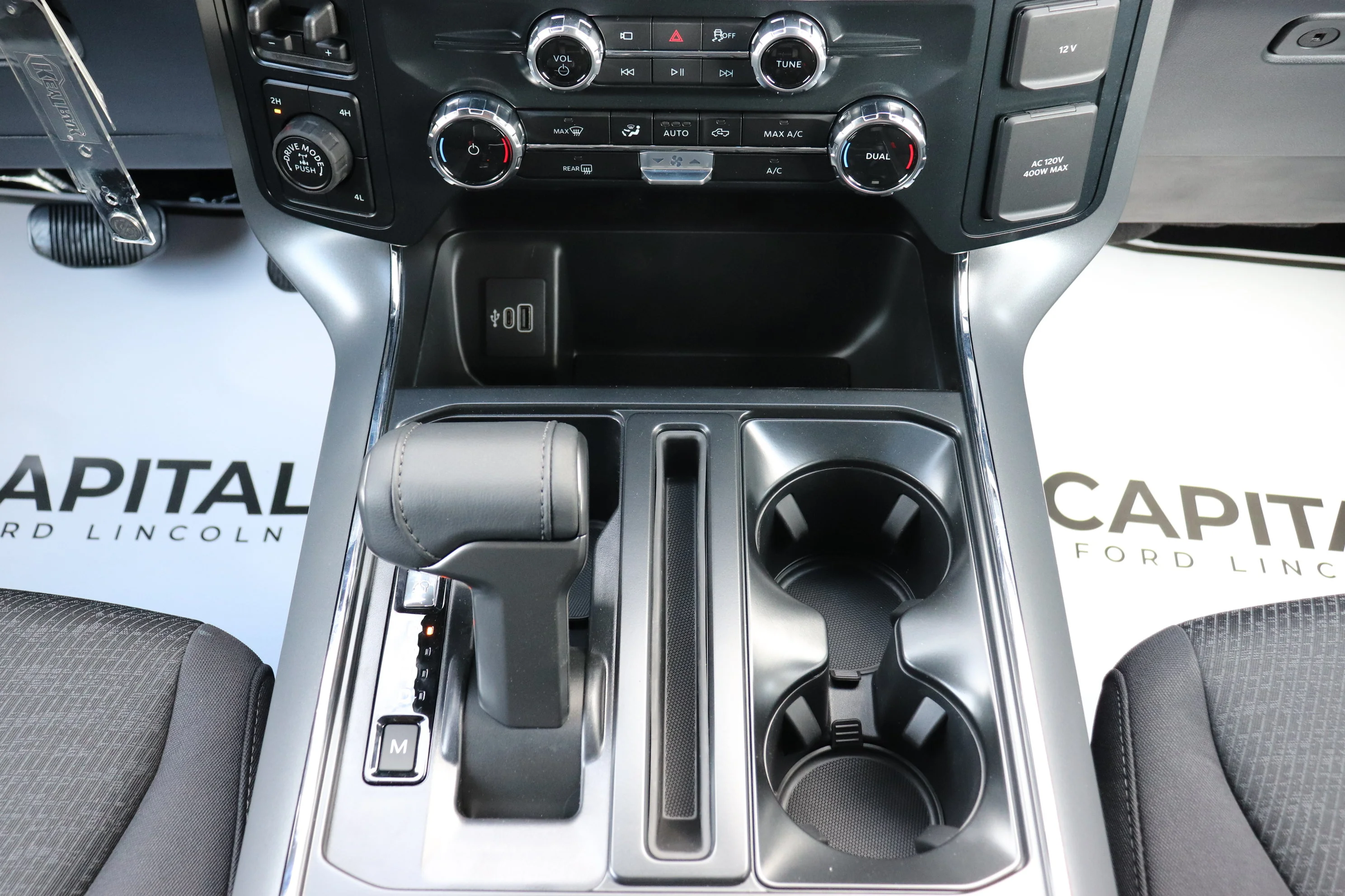 New 2026 OXFORD WHITE Ford XLT image 17