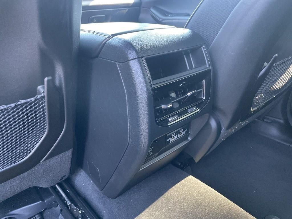 Used 2024 White Jeep Altitude image 29