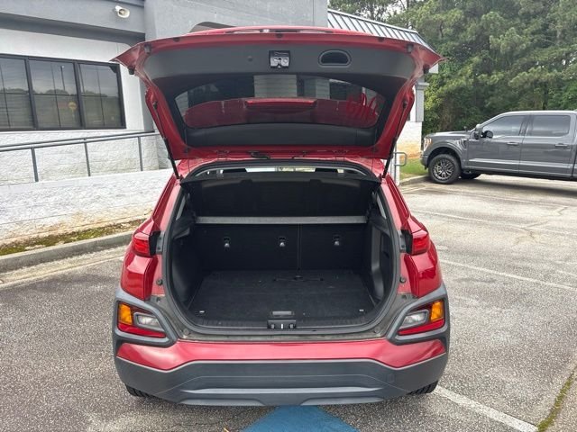 Used 2019 Red Hyundai SE image 15