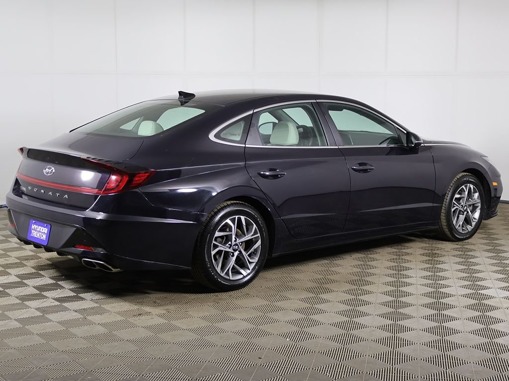 Used 2023 Blue Hyundai SEL image 10