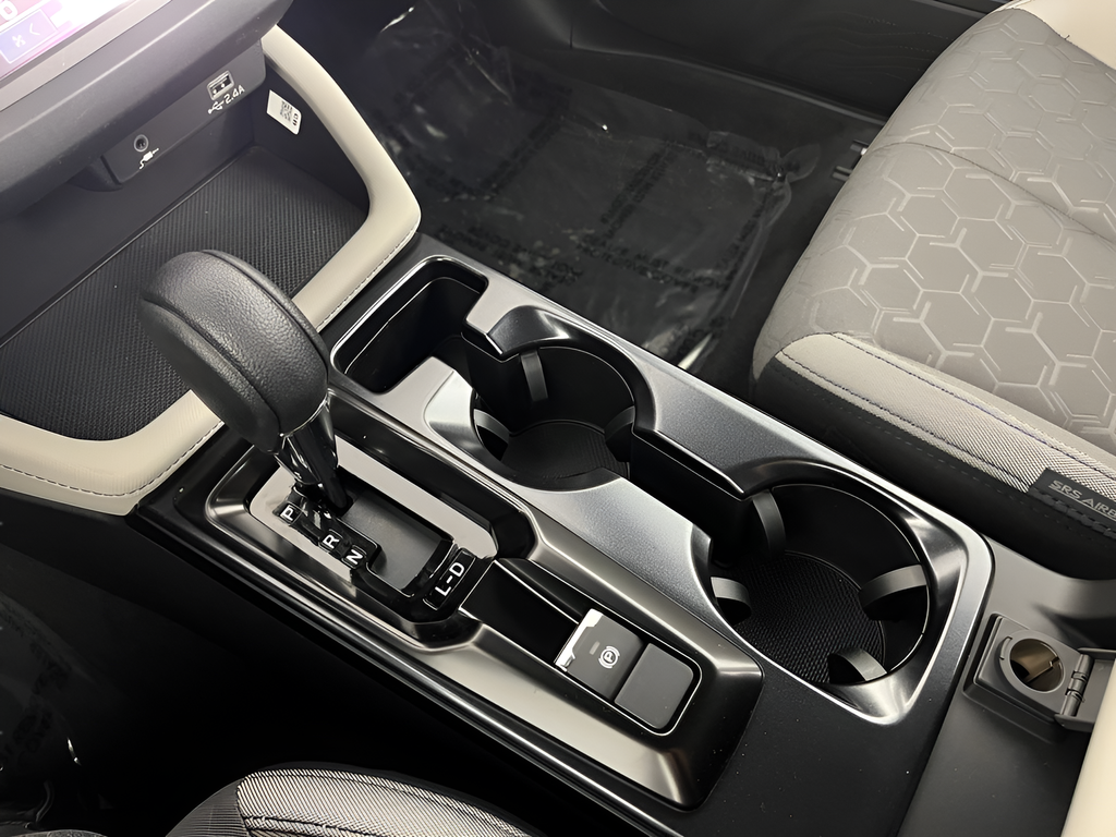 New 2026 CRYSTAL WHITE PEARL Subaru Standard Model image 17