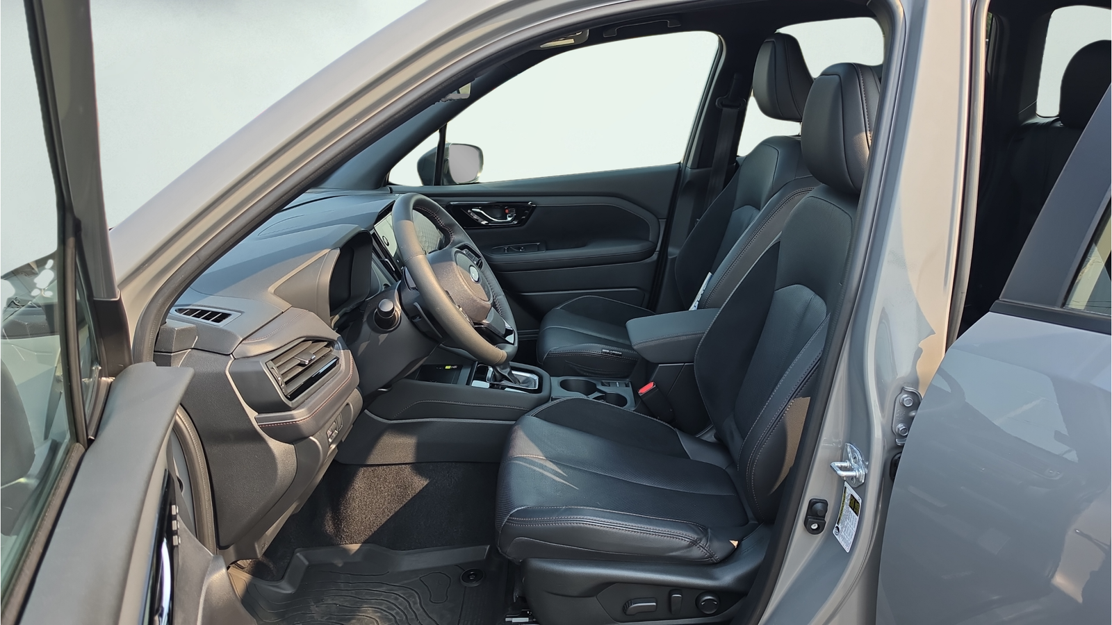 Used 2025 Pearl Subaru Touring image 20