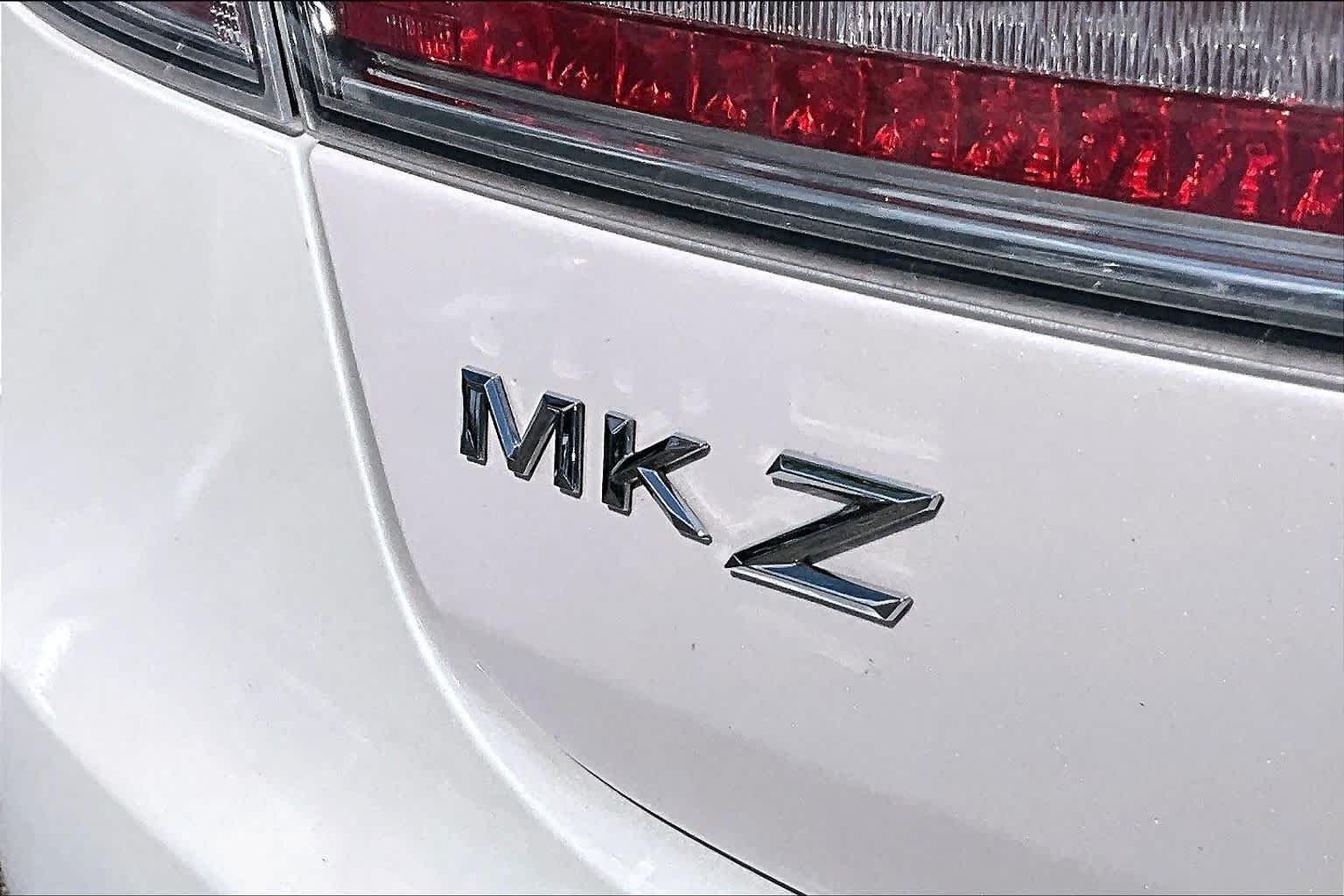 Used 2020 White Platinum Metallic Tri-Coat Lincoln Reserve image 10