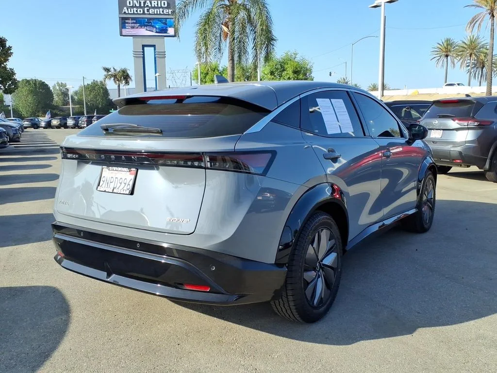 Used 2024 Gray Nissan EVOLVE+ image 3