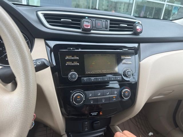Used 2014 Gray Nissan S image 4