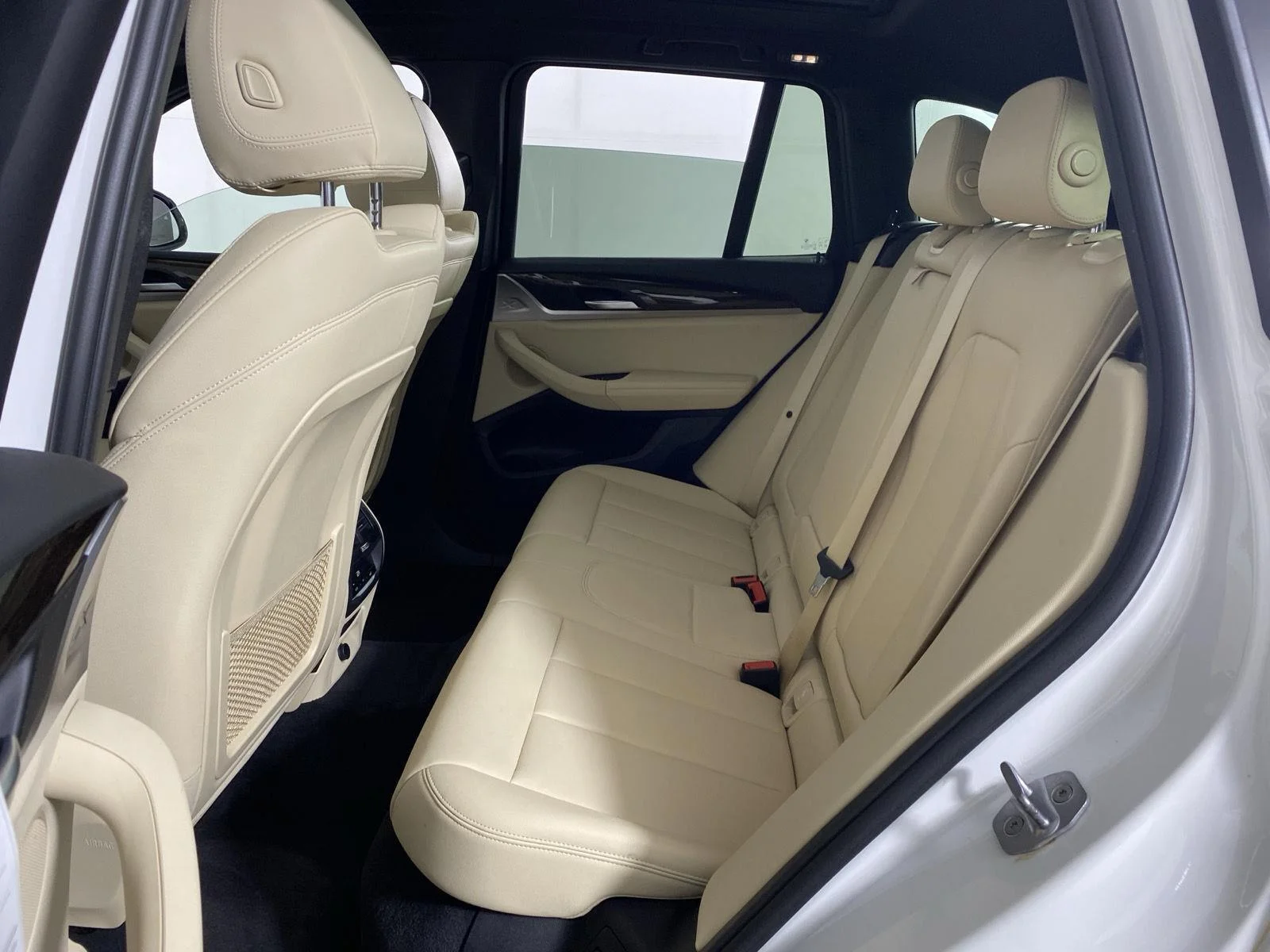 Used 2018 Alpine White BMW xDrive30i image 9