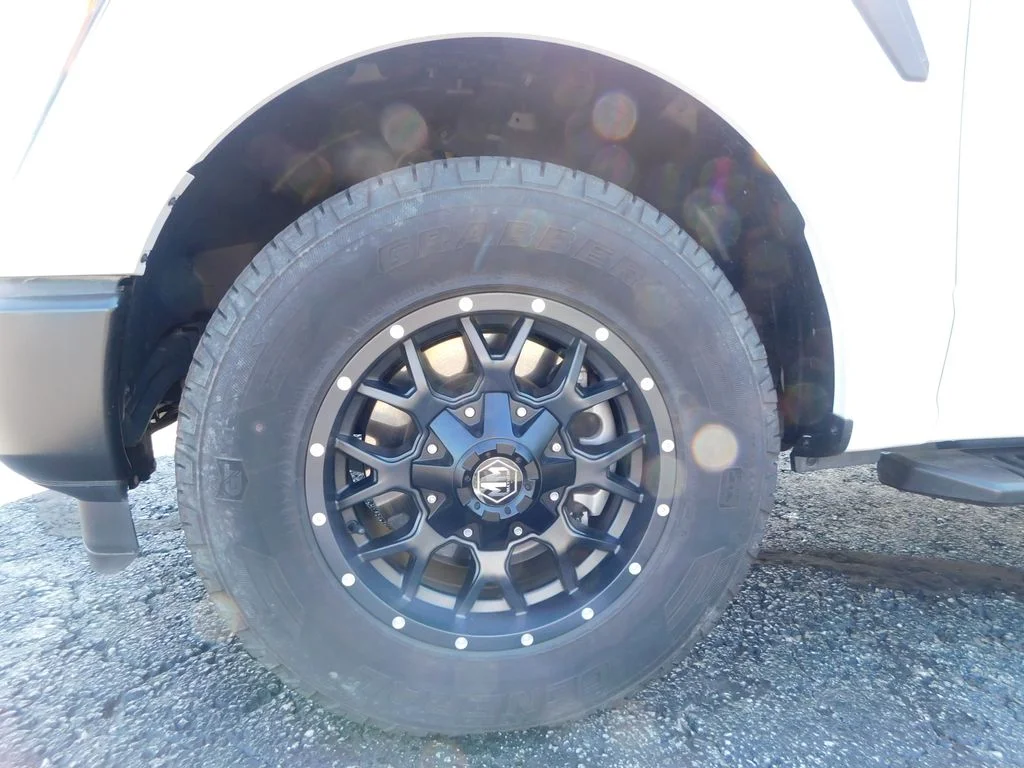Used 2022 White Ford XL image 12