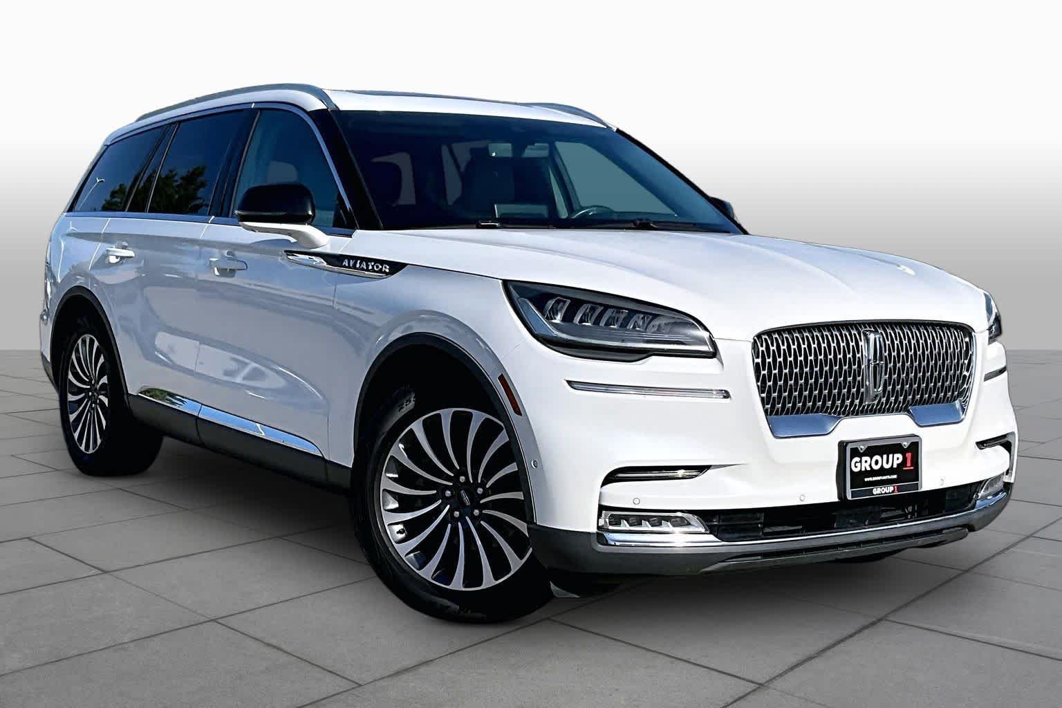 Used 2020 Pristine White Metallic Tri-Coat Lincoln Reserve image 3