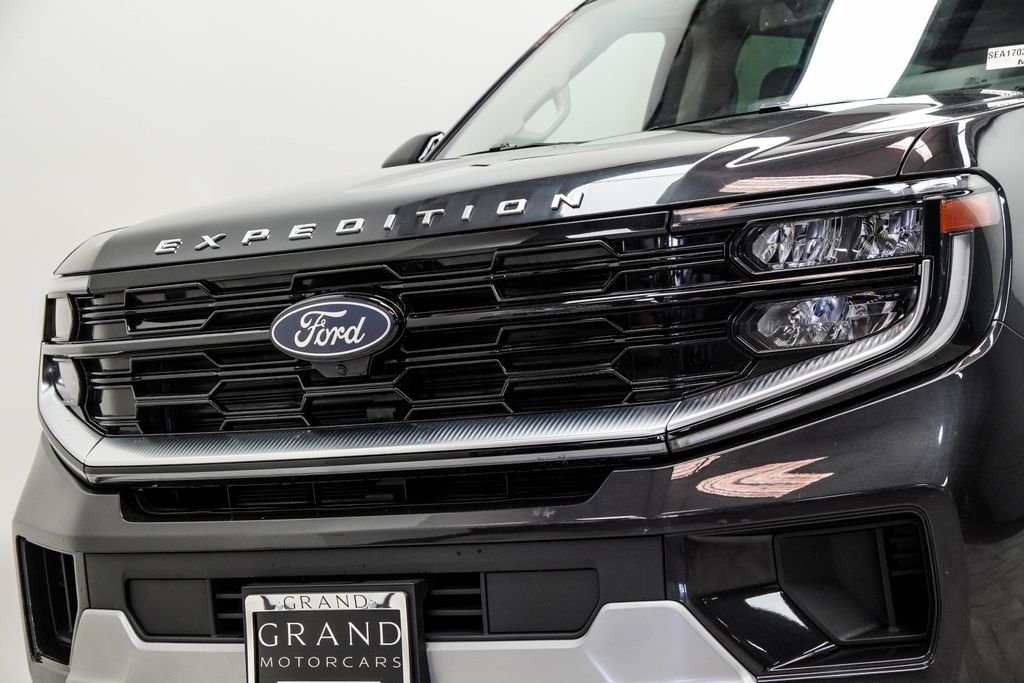 Used 2025 Gray Ford Platinum image 2