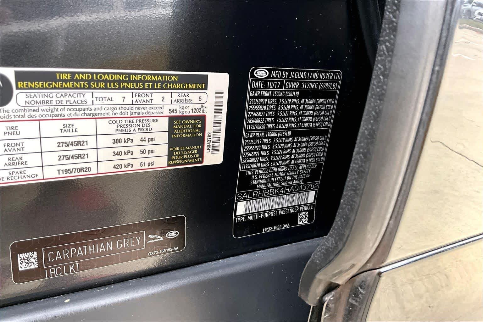 Used 2017 Carpathian Grey Premium Metallic Land Rover HSE Luxury image 34