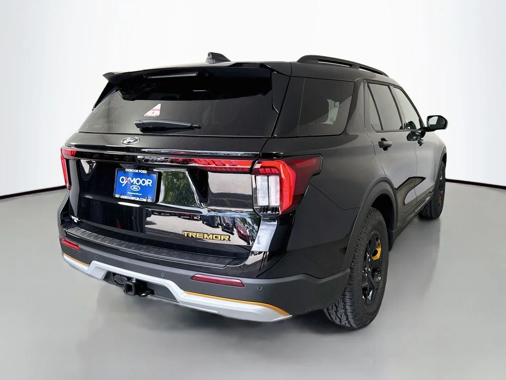 New 2026 Agate Black Metallic Ford Tremor® image 7