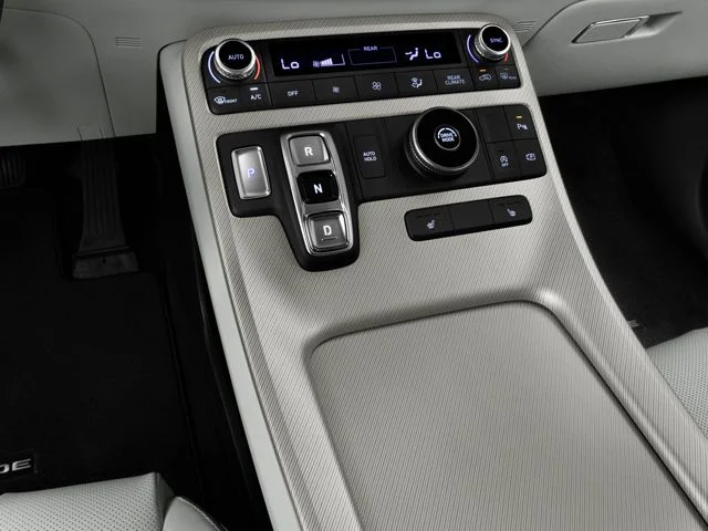 Used 2023 Hyper White Hyundai SEL image 9