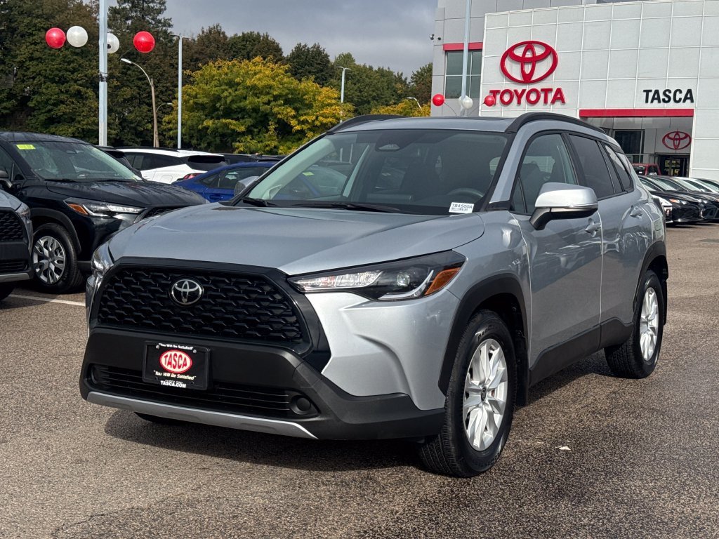 Used 2023 Silver Toyota LE image 3