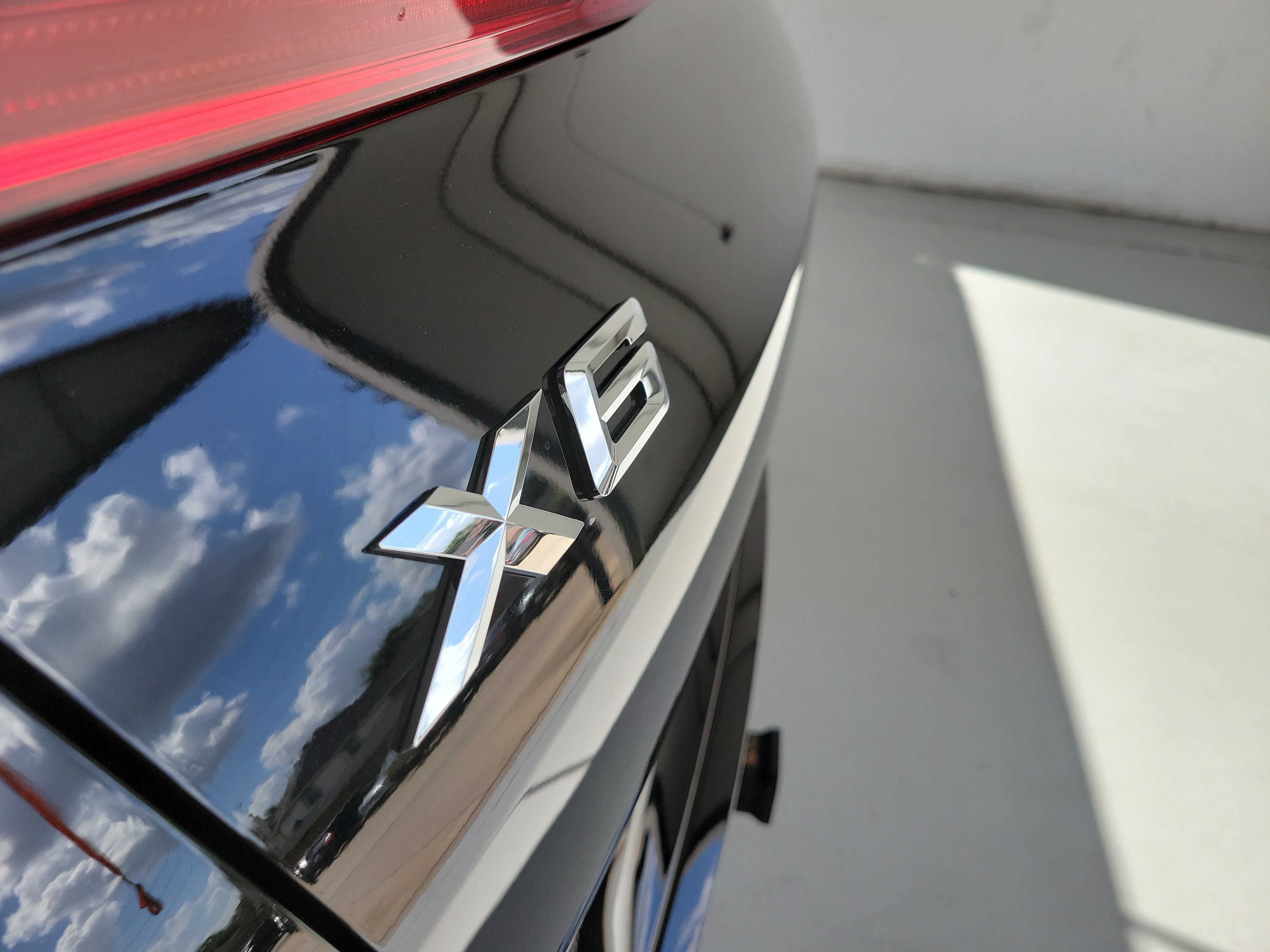 Used 2022 Jet Black BMW xDrive40i image 9
